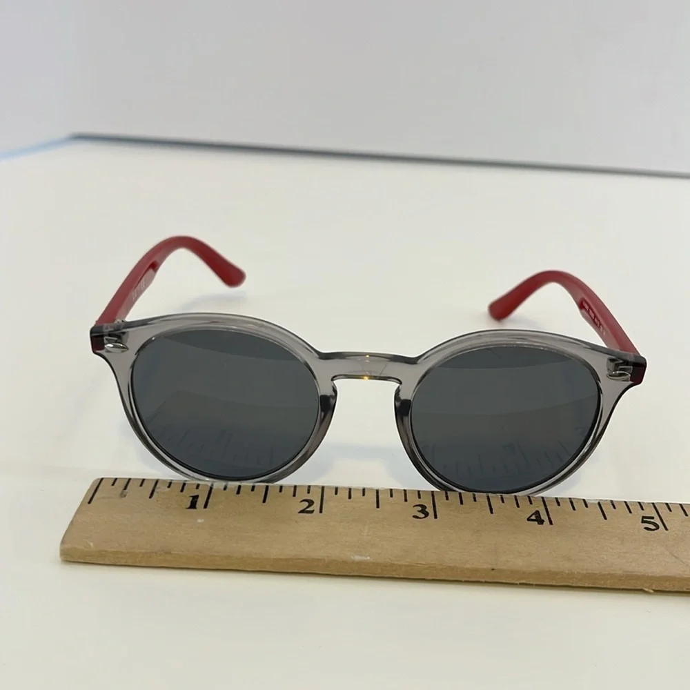 Ray-Ban used ray